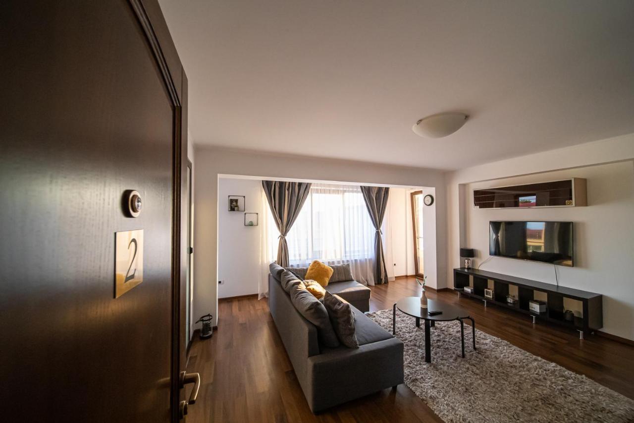 Apartament Tatu Bar&Grill Otopeni Luaran gambar