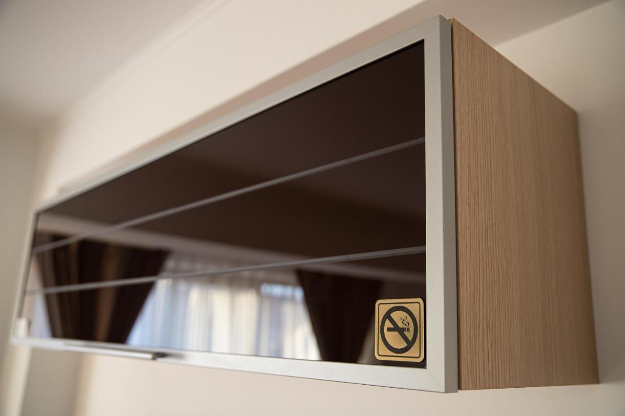 Apartament Tatu Bar&Grill Otopeni Luaran gambar