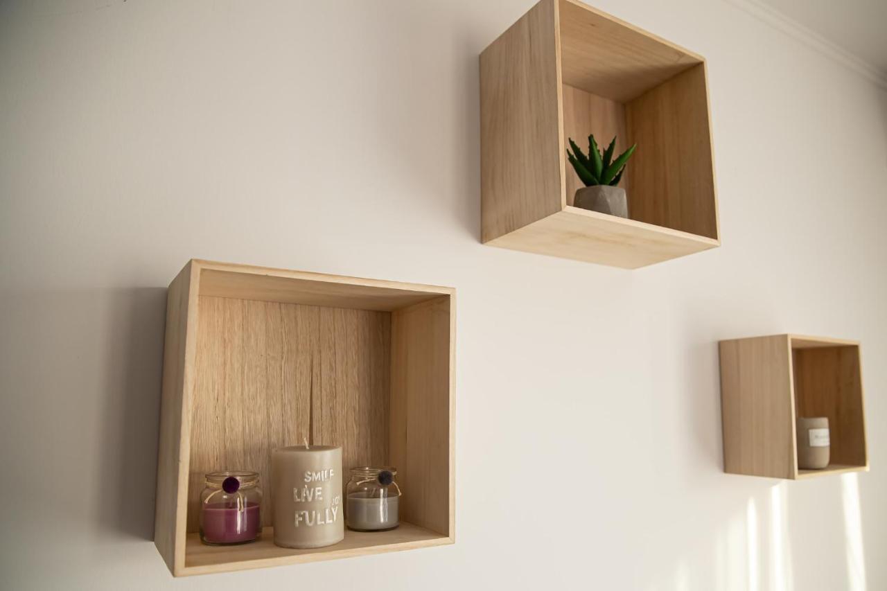 Apartament Tatu Bar&Grill Otopeni Luaran gambar