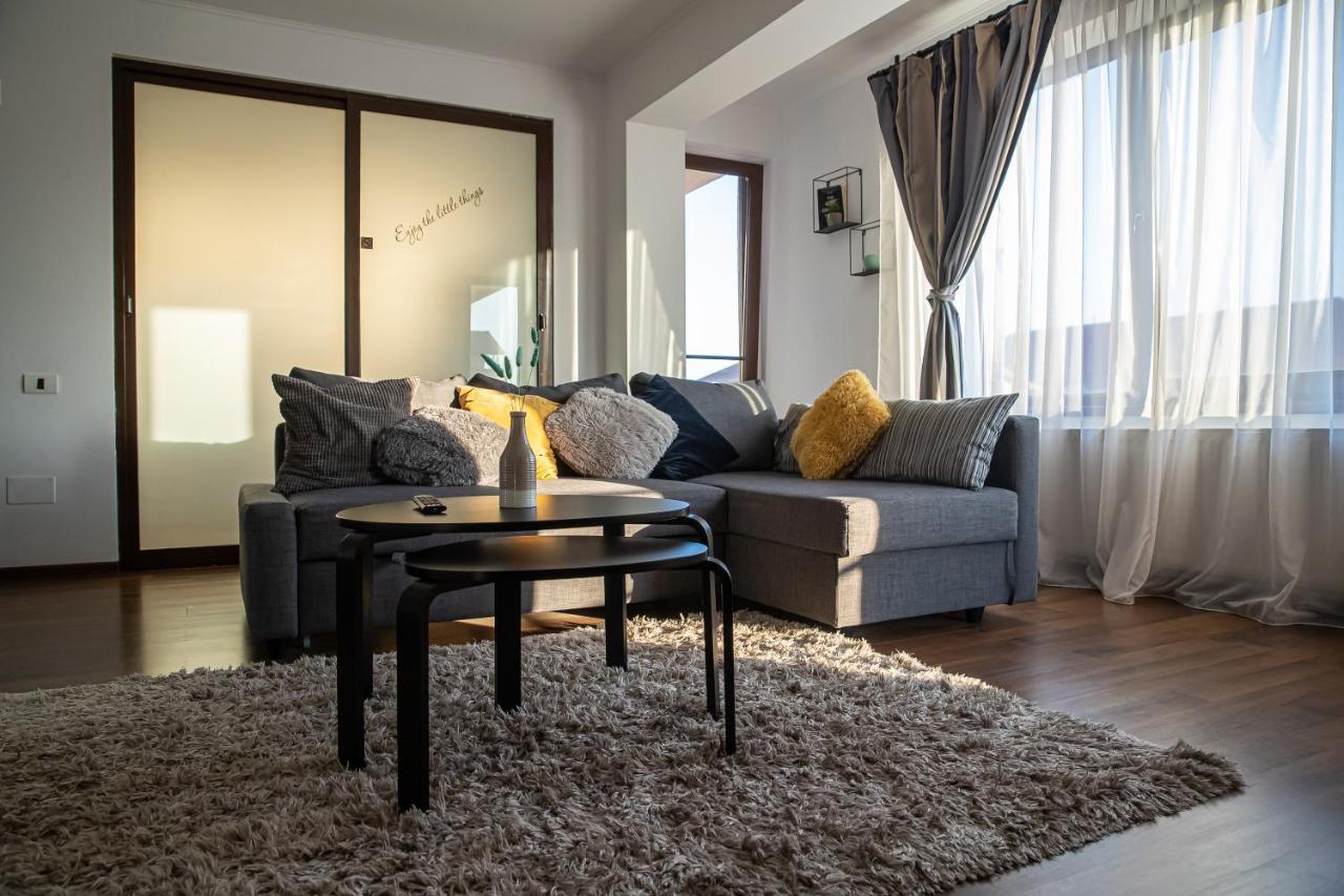 Apartament Tatu Bar&Grill Otopeni Luaran gambar