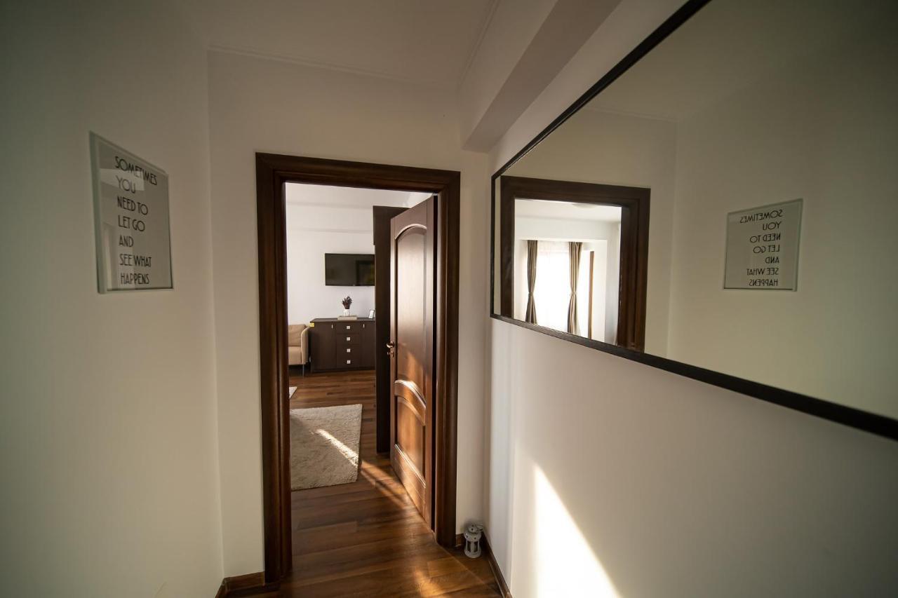 Apartament Tatu Bar&Grill Otopeni Luaran gambar