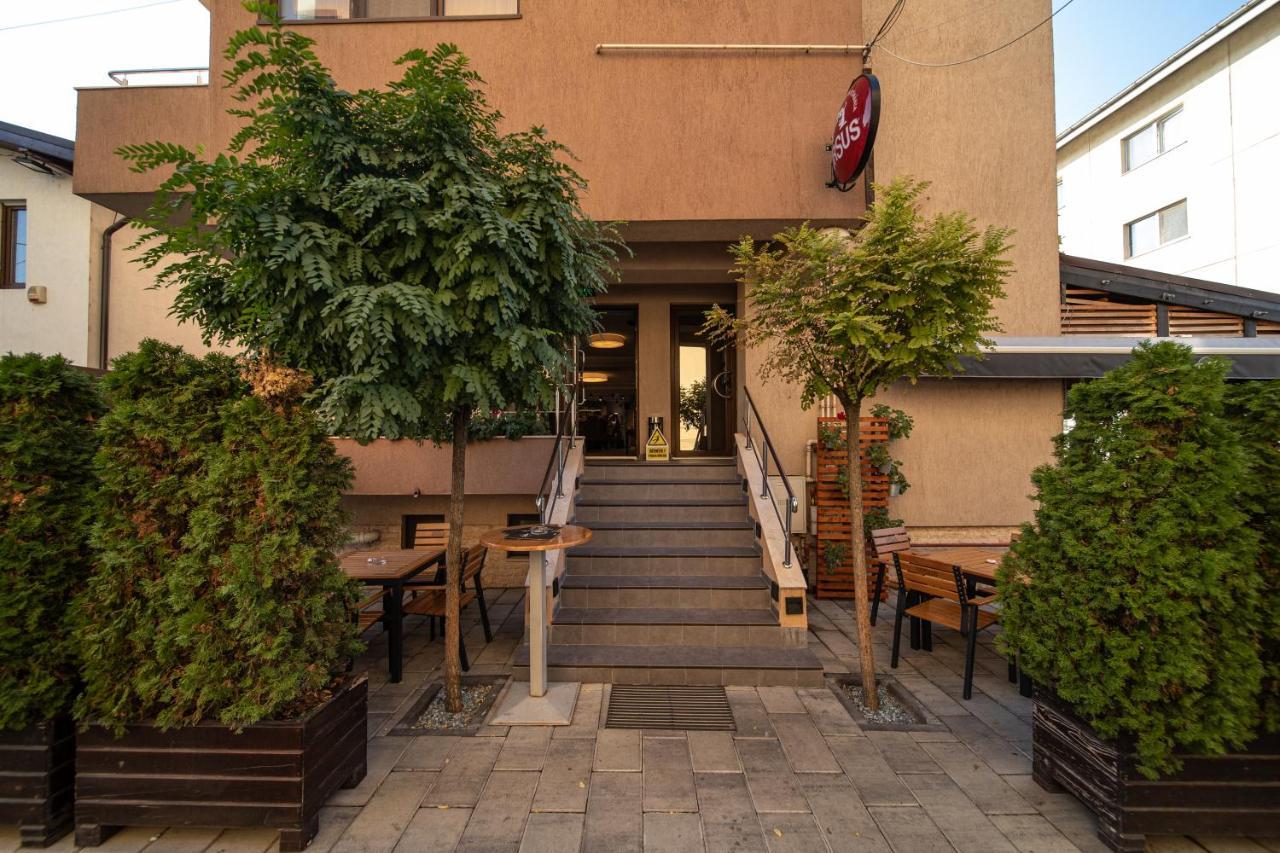 Apartament Tatu Bar&Grill Otopeni Luaran gambar