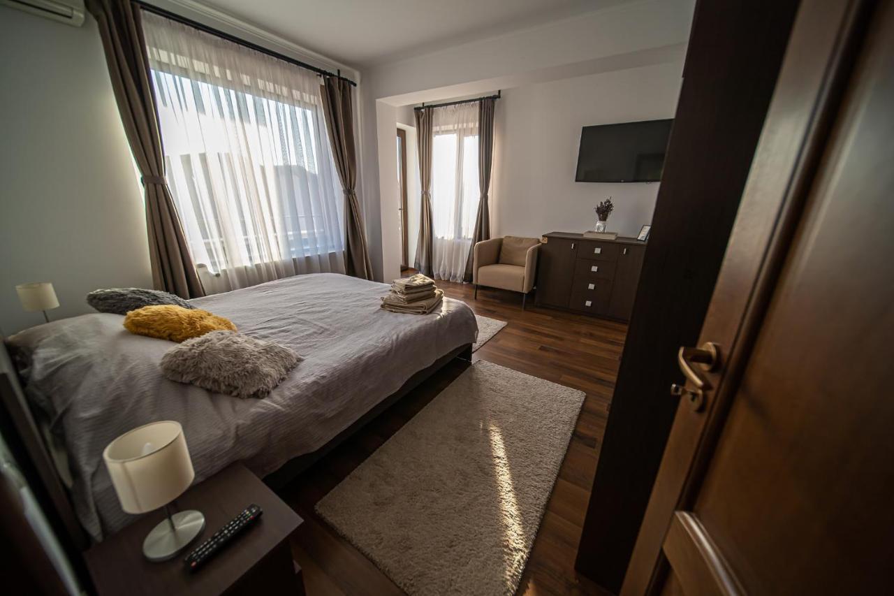 Apartament Tatu Bar&Grill Otopeni Luaran gambar