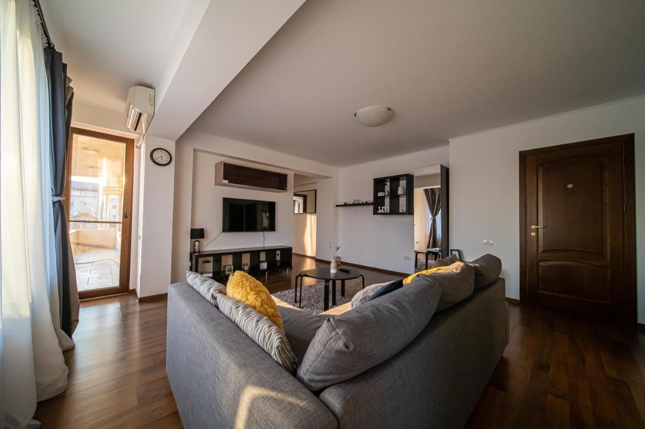 Apartament Tatu Bar&Grill Otopeni Luaran gambar