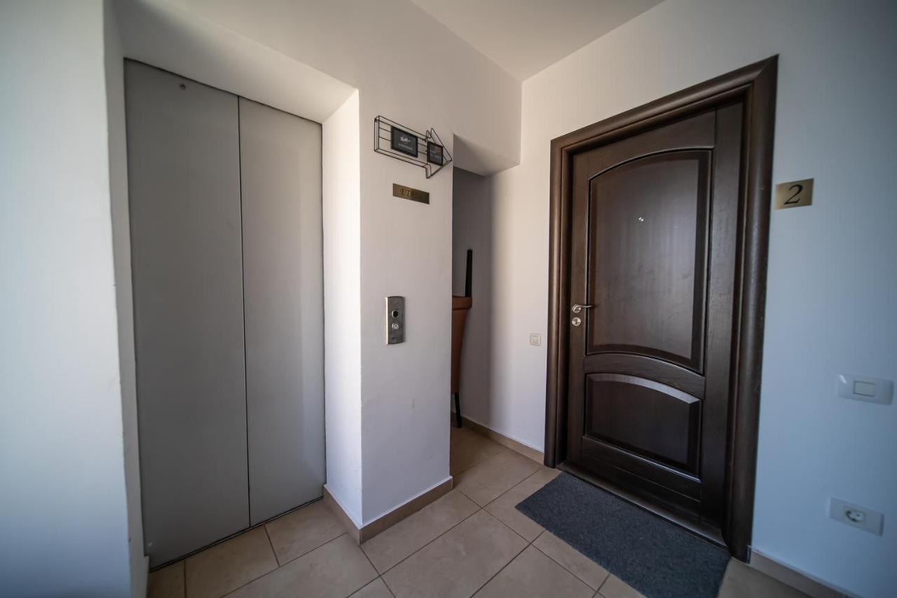 Apartament Tatu Bar&Grill Otopeni Luaran gambar